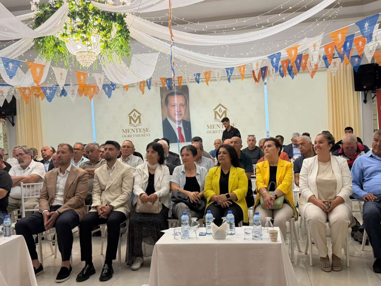 AK Parti Muğla’da Vefa Buluşması: “Geçmişine Sahip Çıkan Teşkilatlar Geleceğe Emin Adımlarla Yürür” 4